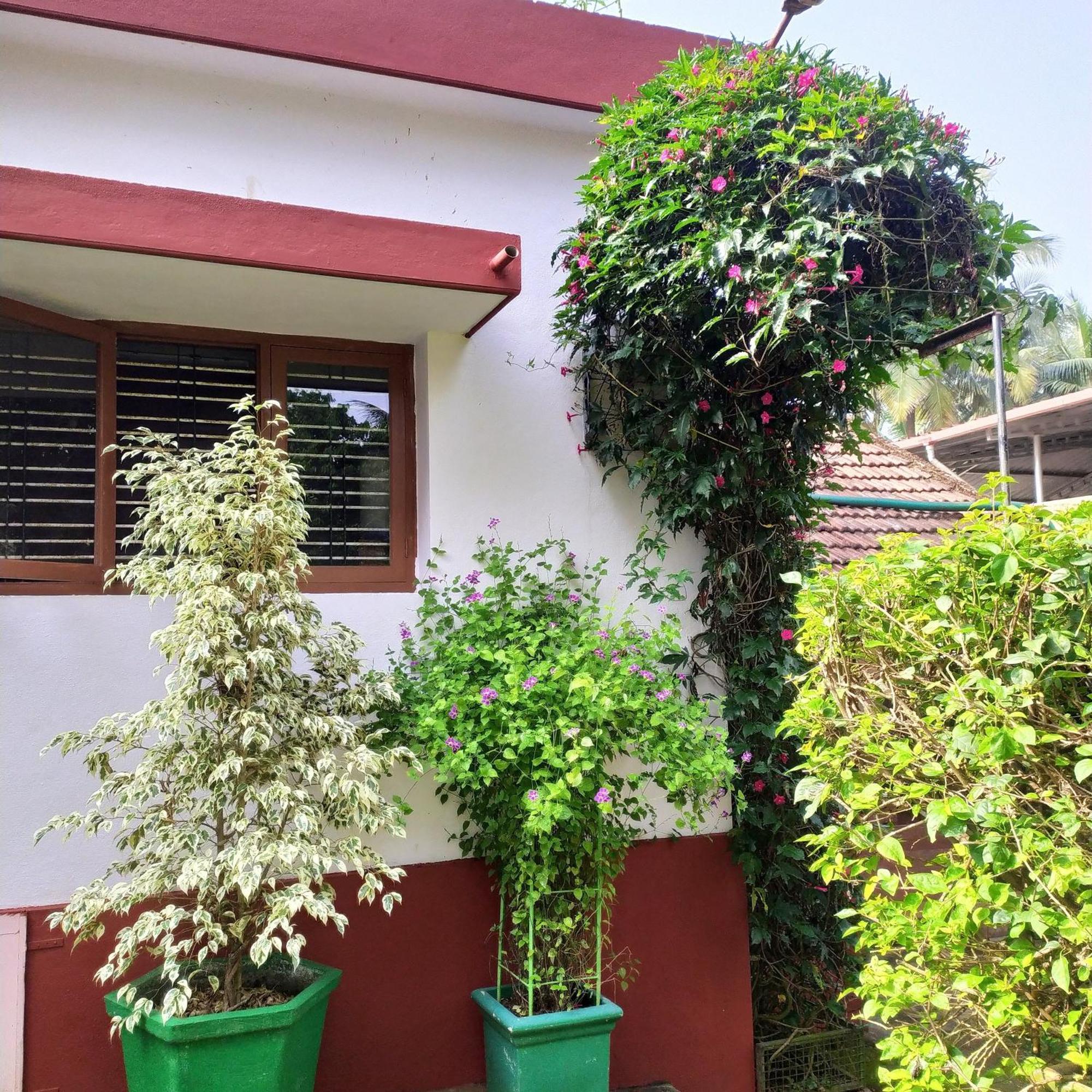 Runnin Airport - Homestay Gurpur ภายนอก รูปภาพ